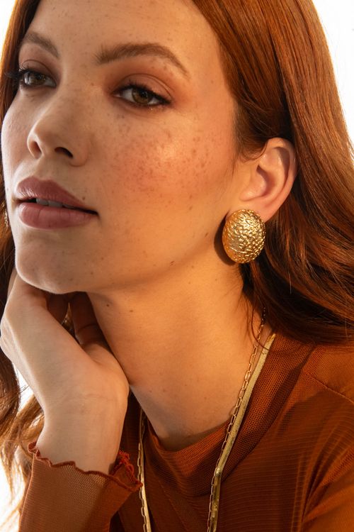 Brinco Oval Textura Trabalhado